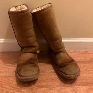 Women’s Size 5 Tall Chestnut Ugg’s